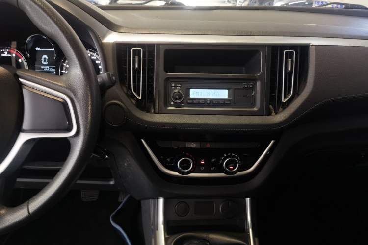 Used Isuzu JLM 2022 2.8T Classic Diesel Two-Wheel Drive Comfort Version with Standard Wheelbase – JE493ZLQ6E Audio And AC Panel