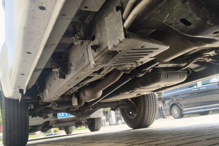 Used Isuzu JLM 2022 2.8T Classic Diesel Two-Wheel Drive Comfort Version with Long Wheelbase – JE493ZLQ6E Chassis Front Right