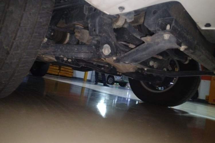 Used Isuzu JLM 2022 2.8T Classic Diesel 4x4 Comfort Version with Long Wheelbase – JE493ZLQ6E Chassis Front Right