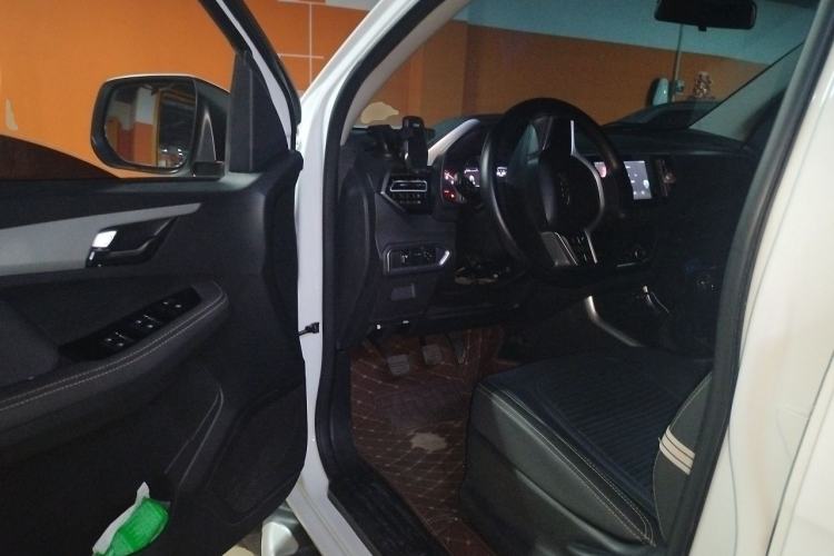 Used Isuzu JLM 2022 2.8T Classic Diesel 4x4 Comfort Version with Long Wheelbase – JE493ZLQ6E Driver Seat