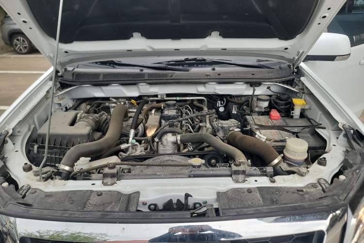 Used Isuzu JLM 2022 2.8T Classic Diesel Two-Wheel Drive Comfort Version with Long Wheelbase – JE493ZLQ6E Engine Bay