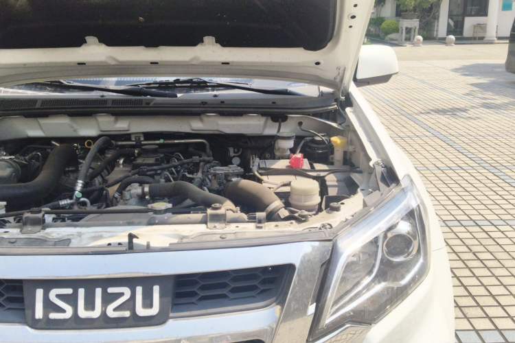 Used Isuzu JLM 2022 2.8T Classic Diesel Two-Wheel Drive Comfort Version with Long Wheelbase – JE493ZLQ6E Engine Bay Left