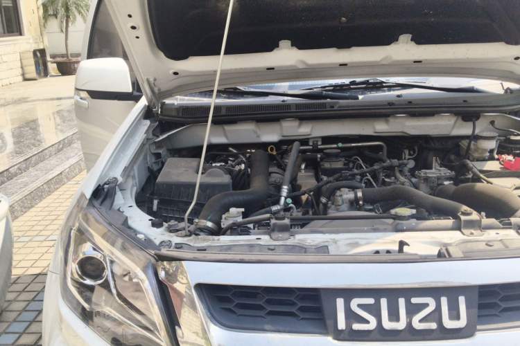 Used Isuzu JLM 2022 2.8T Classic Diesel Two-Wheel Drive Comfort Version with Long Wheelbase – JE493ZLQ6E Engine Bay Right