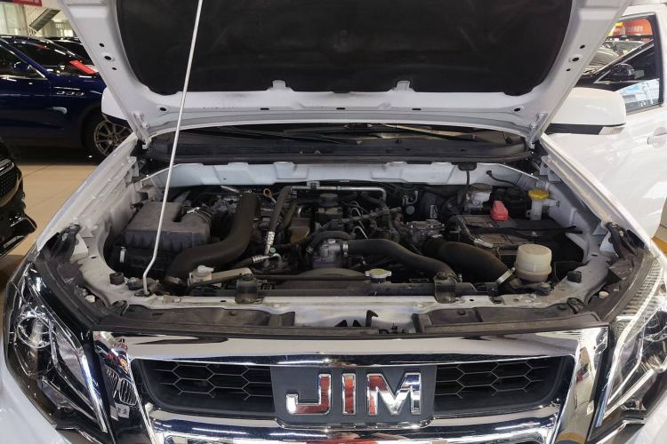Used Isuzu JLM 2022 2.8T Classic Diesel Two-Wheel Drive Comfort Version with Standard Wheelbase – JE493ZLQ6E Engine Bay