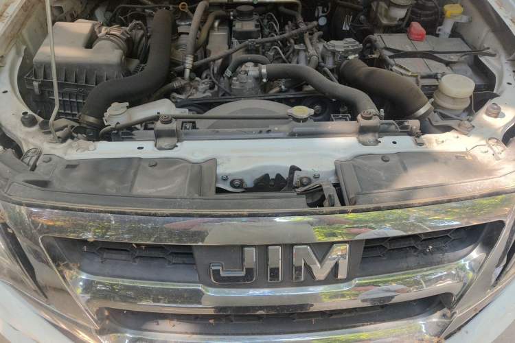 Used Isuzu JLM 2022 2.8T Classic Diesel Two-Wheel Drive Comfort Version with Long Wheelbase – JE493ZLQ6E Engine Bay