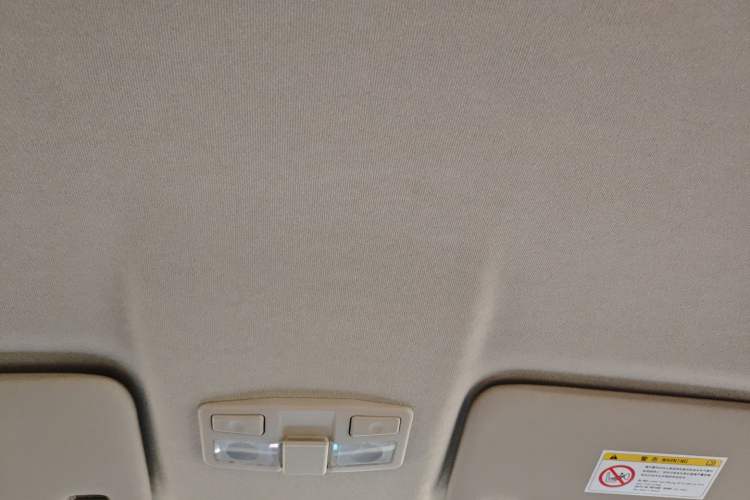 Used Isuzu JLM 2022 2.8T Classic Diesel Two-Wheel Drive Comfort Version with Long Wheelbase – JE493ZLQ6E Headliner