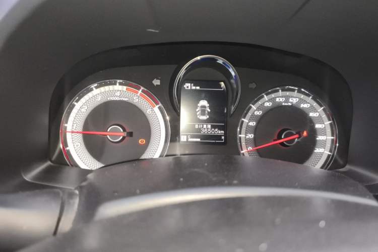 Used Isuzu JLM 2022 2.8T Classic Diesel 4x4 Comfort Plus Long Wheelbase Version JE493ZLQ6E Instrument Cluster