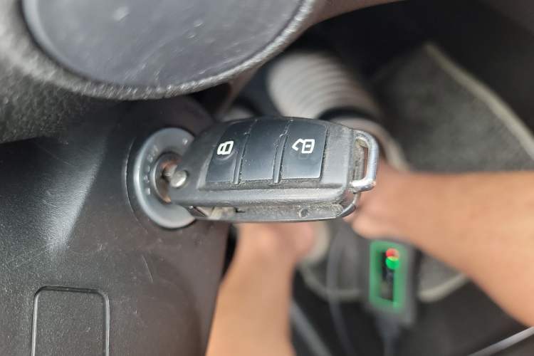 Used Isuzu JLM 2022 2.8T Classic Diesel Two-Wheel Drive Comfort Version with Long Wheelbase – JE493ZLQ6E Interior 1
