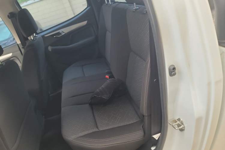 Used Isuzu JLM 2022 2.8T Classic Diesel Two-Wheel Drive Comfort Version with Long Wheelbase – JE493ZLQ6E Interior 4