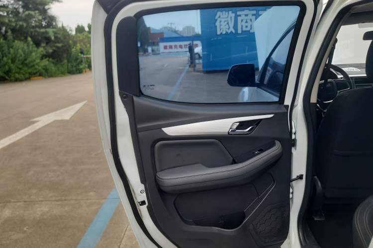Used Isuzu JLM 2022 2.8T Classic Diesel Two-Wheel Drive Comfort Version with Long Wheelbase – JE493ZLQ6E Interior 8
