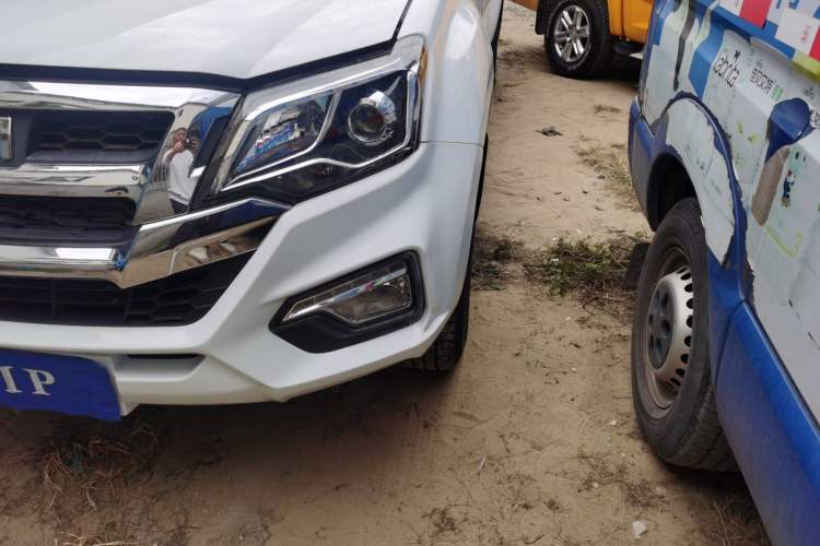 Used Isuzu JLM 2022 2.8T Classic Diesel Two-Wheel Drive Comfort Plus Long-Wheelbase Version JE493ZLQ6E Left Front Headlight