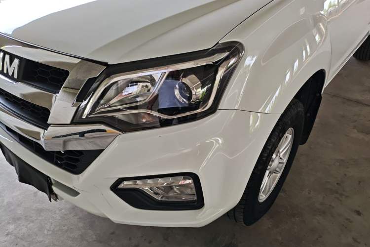 Used Isuzu JLM 2022 2.8T Classic Diesel Two-Wheel Drive Comfort Version with Long Wheelbase – JE493ZLQ6E Left Front Headlight