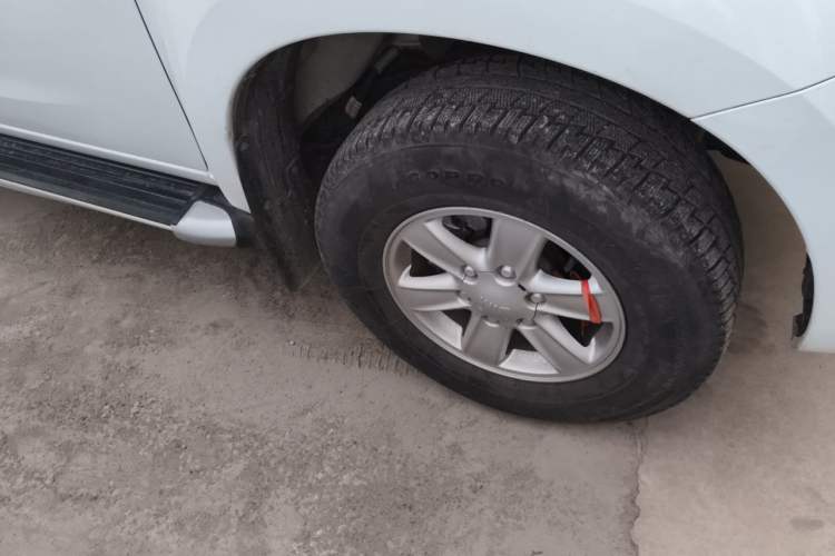 Used Isuzu JLM 2022 2.8T Classic Diesel 4x4 Comfort Plus Long Wheelbase Version JE493ZLQ6E Right Front Wheel Hub