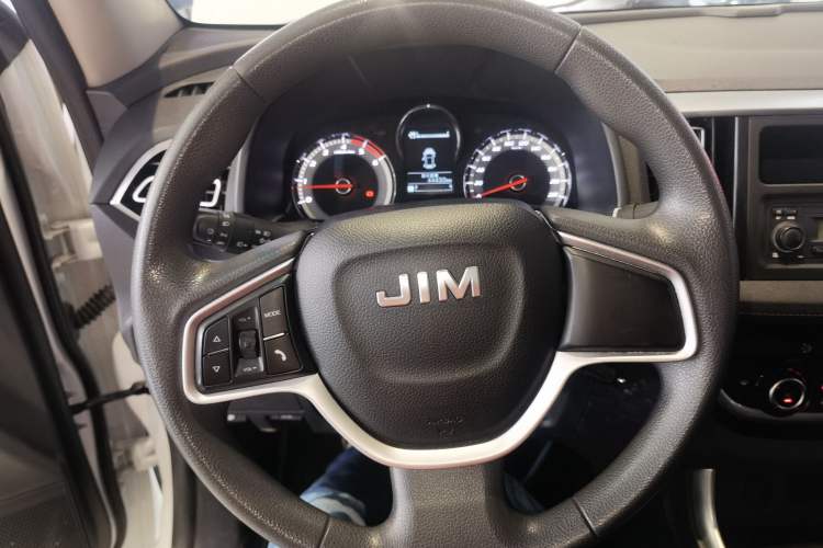 Used Isuzu JLM 2022 2.8T Classic Diesel Two-Wheel Drive Comfort Version with Standard Wheelbase – JE493ZLQ6E Steering Wheel