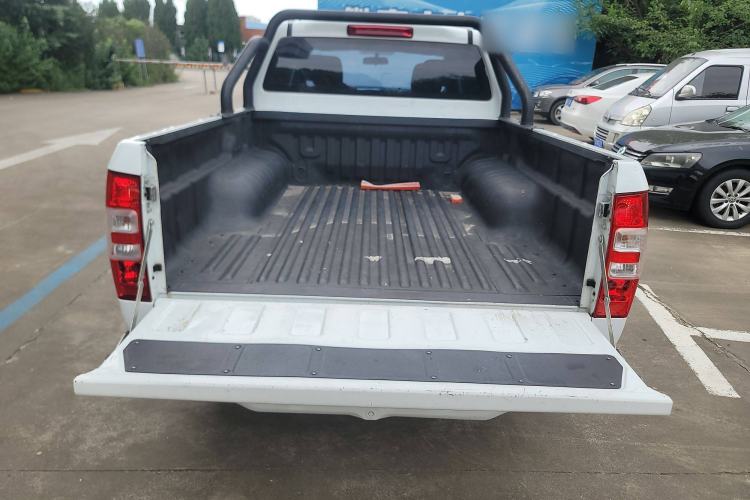 Used Isuzu JLM 2022 2.8T Classic Diesel Two-Wheel Drive Comfort Version with Long Wheelbase – JE493ZLQ6E Trunk