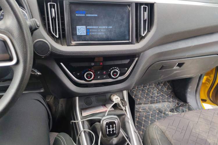 Used Isuzu JLM 2022 2.8T Classic Diesel 4x4 Comfort Version with Long Wheelbase – JE493ZLQ6E Audio And AC Panel