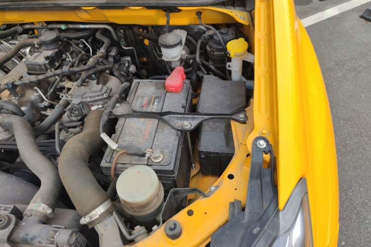 Used Isuzu JLM 2022 2.8T Classic Diesel 4x4 Comfort Version with Long Wheelbase – JE493ZLQ6E Engine Bay Left