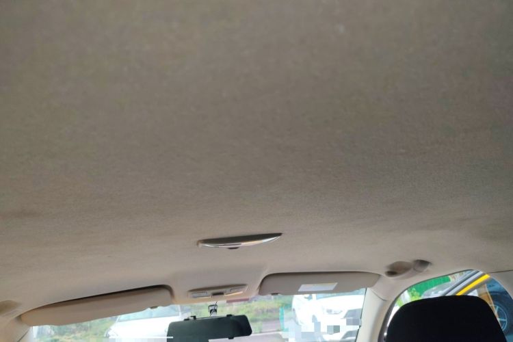 Used Isuzu JLM 2022 2.8T Classic Diesel 4x4 Comfort Version with Long Wheelbase – JE493ZLQ6E Headliner