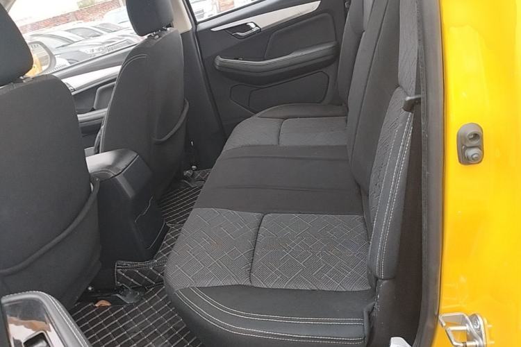 Used Isuzu JLM 2022 2.4T Classic Gasoline 4x4 Comfort Version with Long Wheelbase – 4K22D4T Left Rear Seat