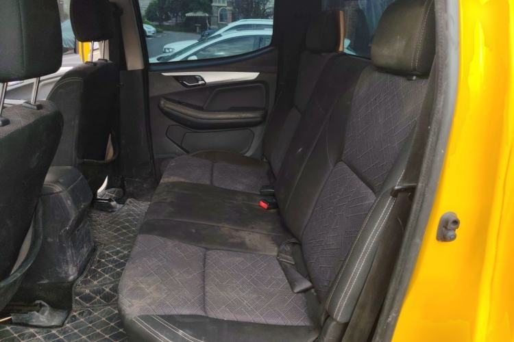 Used Isuzu JLM 2022 2.8T Classic Diesel 4x4 Comfort Version with Long Wheelbase – JE493ZLQ6E Left Rear Seat