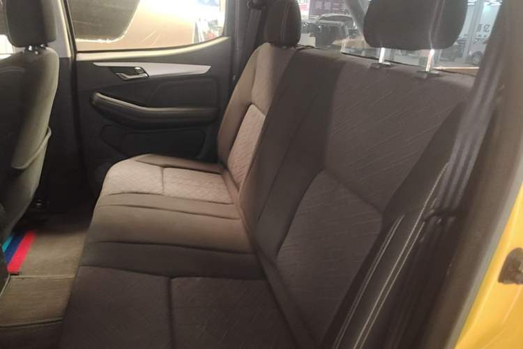 Used Isuzu JLM 2022 2.8T Classic Diesel Two-Wheel Drive Comfort Version with Long Wheelbase – JE493ZLQ6E Left Rear Seat
