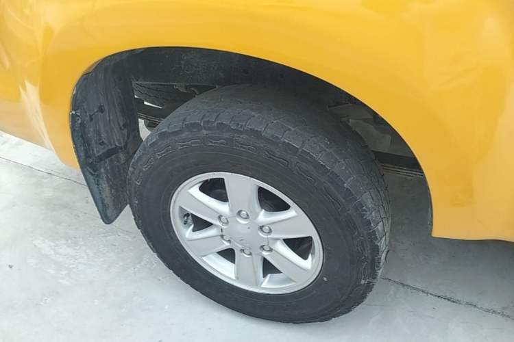 Used Isuzu JLM 2022 2.4T Classic Gasoline 4x4 Comfort Version with Long Wheelbase – 4K22D4T Right Rear Wheel Hub