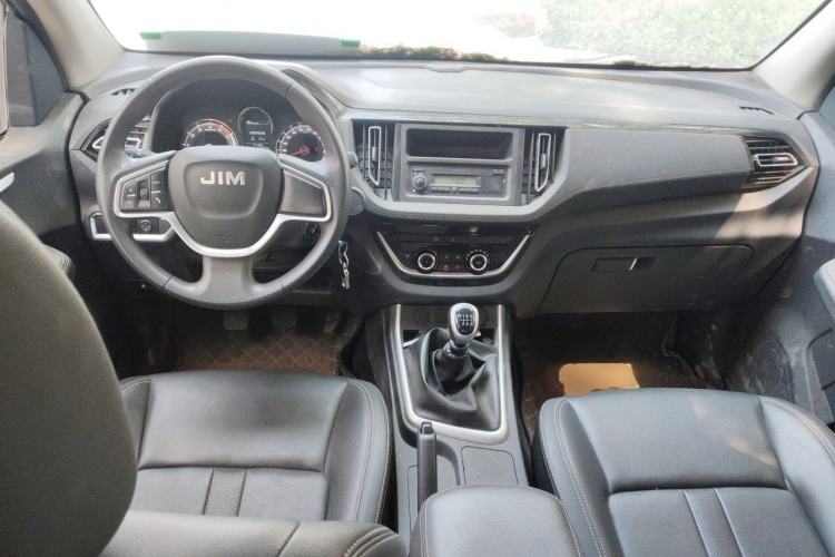 Used Isuzu JLM 2023 2.5T Diesel Manual Two-Wheel Drive Chima Version Standard Wheelbase Center Console