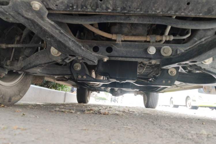 Used Isuzu JLM 2023 2.5T Diesel Manual Two-Wheel Drive Chima Version Standard Wheelbase Chassis Front