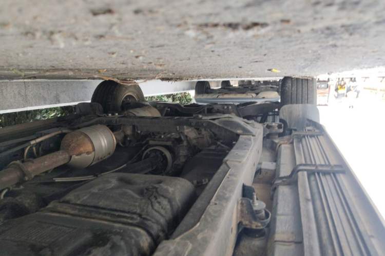 Used Isuzu JLM 2023 2.5T Diesel Manual Two-Wheel Drive Chima Version Standard Wheelbase Chassis Rear Left