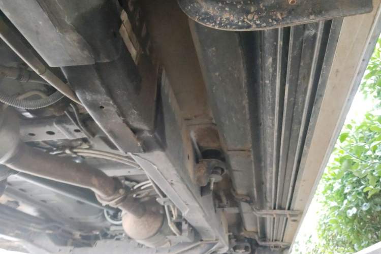 Used Isuzu JLM 2023 2.5T Diesel Manual Two-Wheel Drive Chima Version Standard Wheelbase Chassis Rear Right