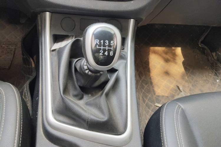 Used Isuzu JLM 2023 2.5T Diesel Manual Two-Wheel Drive Chima Version Standard Wheelbase Gear Lever
