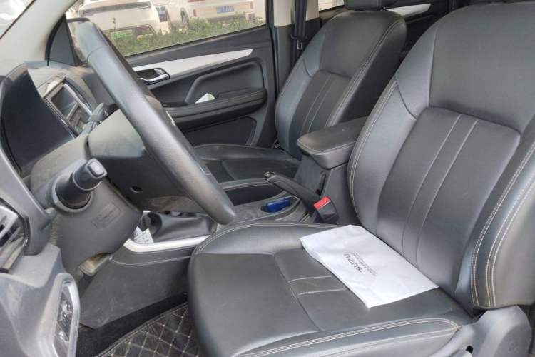 Used Isuzu JLM 2023 2.5T Diesel Manual Two-Wheel Drive Chima Version Standard Wheelbase Left Front Seat