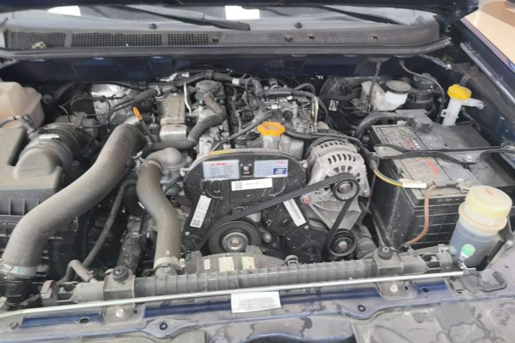 Used Isuzu JLM 2023 2.5T Diesel Manual Two-Wheel Drive Chima Long-Wheelbase Version Engine Bay