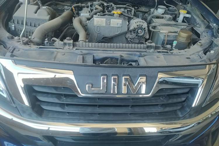 Used Isuzu JLM 2023 2.5T Diesel Manual Two-Wheel Drive Chima Long-Wheelbase Version Engine Bay