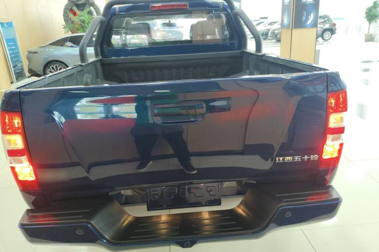Used Isuzu JLM 2023 2.5T Diesel Manual Two-Wheel Drive Chima Long-Wheelbase Version Exterior 4