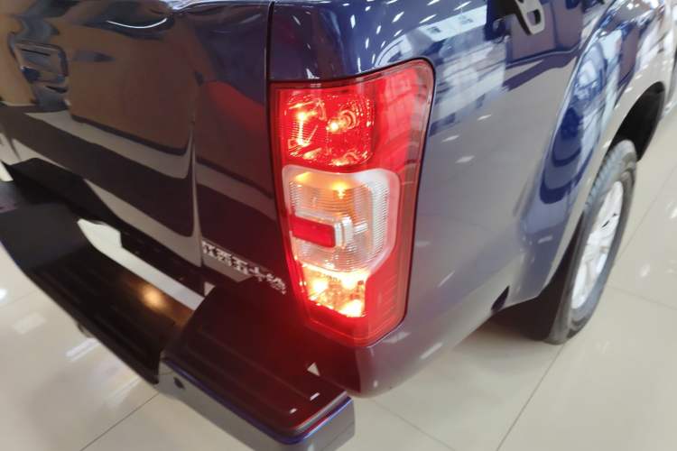 Used Isuzu JLM 2023 2.5T Diesel Manual Two-Wheel Drive Chima Long-Wheelbase Version Exterior 6