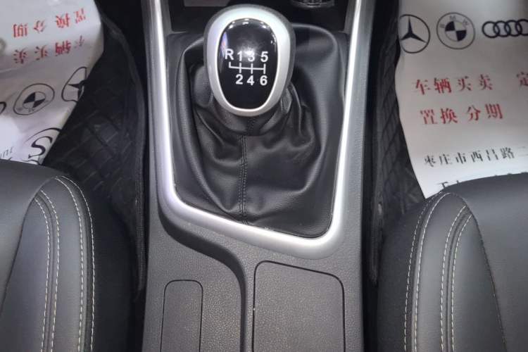 Used Isuzu JLM 2023 2.5T Diesel Manual Two-Wheel Drive Chima Long-Wheelbase Version Gear Lever