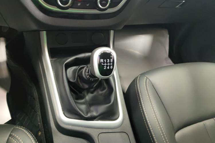 Used Isuzu JLM 2023 2.5T Diesel Manual Two-Wheel Drive Chima Long-Wheelbase Version Gear Lever