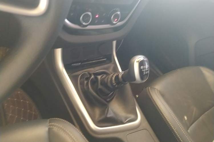 Used Isuzu JLM 2023 2.5T Diesel Manual Two-Wheel Drive Chima Long-Wheelbase Version Gear Lever
