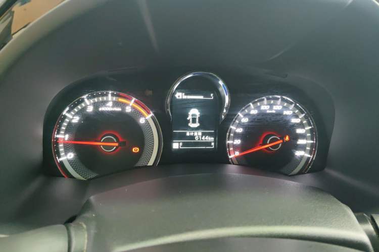 Used Isuzu JLM 2023 2.5T Diesel Manual Two-Wheel Drive Chima Long-Wheelbase Version Instrument Cluster