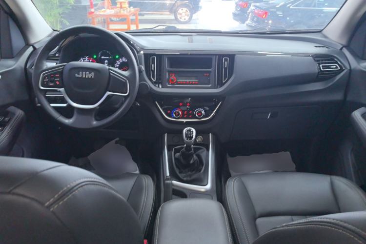 Used Isuzu JLM 2023 2.5T Diesel Manual Two-Wheel Drive Chima Long-Wheelbase Version Interior 2