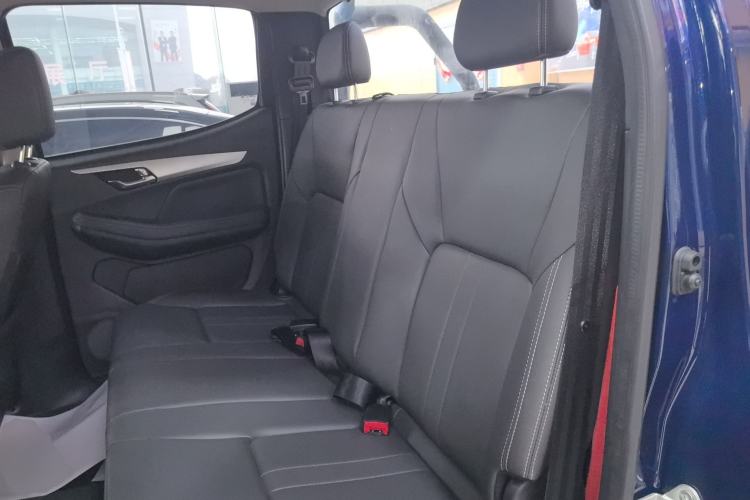 Used Isuzu JLM 2023 2.5T Diesel Manual Two-Wheel Drive Chima Long-Wheelbase Version Interior 4