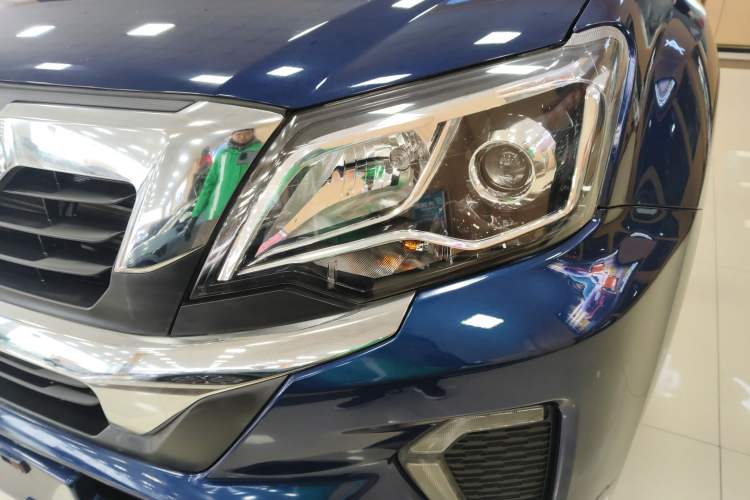 Used Isuzu JLM 2023 2.5T Diesel Manual Two-Wheel Drive Chima Long-Wheelbase Version Left Front Headlight