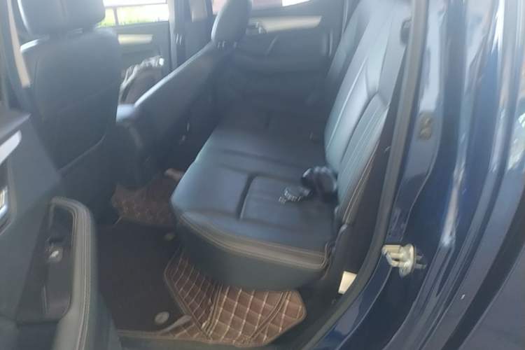 Used Isuzu JLM 2023 2.5T Diesel Manual Two-Wheel Drive Chima Long-Wheelbase Version Left Rear Seat