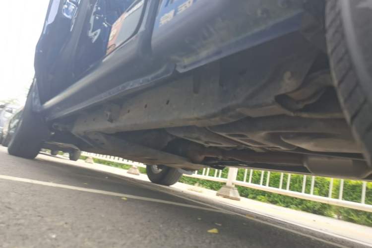 Used Isuzu JLM 2023 2.5T Diesel Manual 4x4 Chima Long-Wheelbase Version Left Side Sill