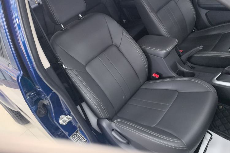 Used Isuzu JLM 2023 2.5T Diesel Manual Two-Wheel Drive Chima Long-Wheelbase Version Right Front Seat