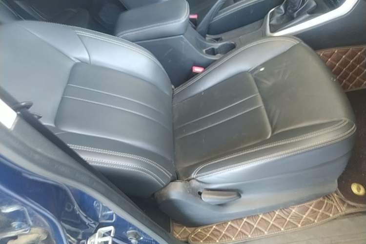 Used Isuzu JLM 2023 2.5T Diesel Manual Two-Wheel Drive Chima Long-Wheelbase Version Right Front Seat