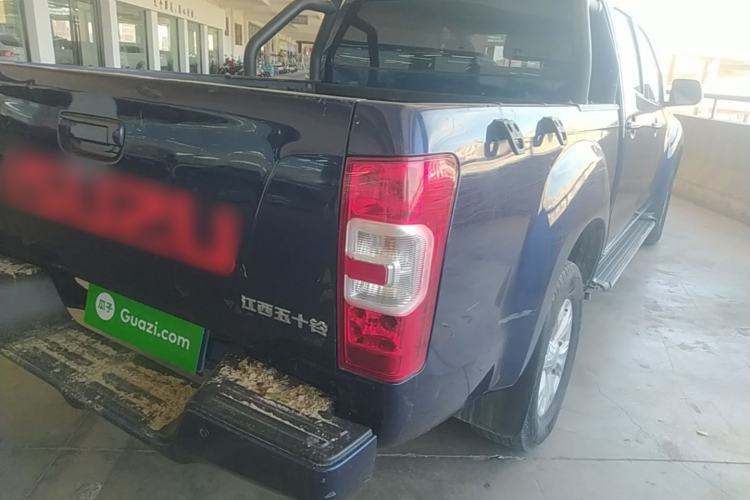 Used Isuzu JLM 2023 2.5T Diesel Manual Two-Wheel Drive Chima Long-Wheelbase Version Right Rear Taillight