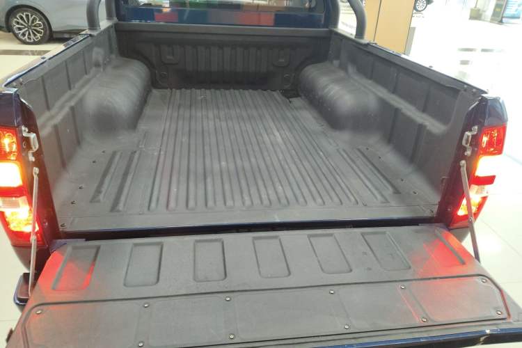 Used Isuzu JLM 2023 2.5T Diesel Manual Two-Wheel Drive Chima Long-Wheelbase Version Trunk