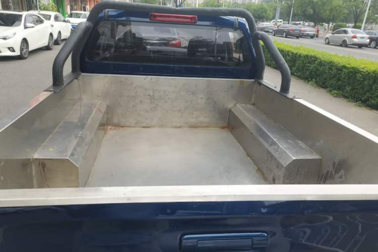 Used Isuzu JLM 2023 2.5T Diesel Manual 4x4 Chima Long-Wheelbase Version Trunk